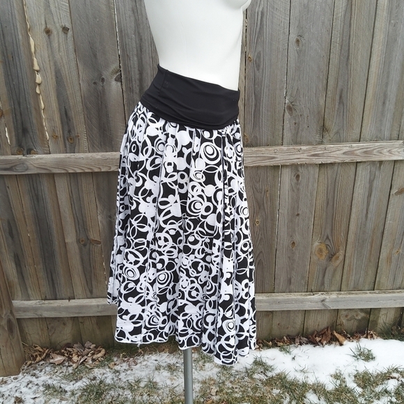 CAROLE LITTLE party skirt - Picture 2 of 4